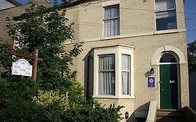 Home From Home Guest House Cambridge 4*